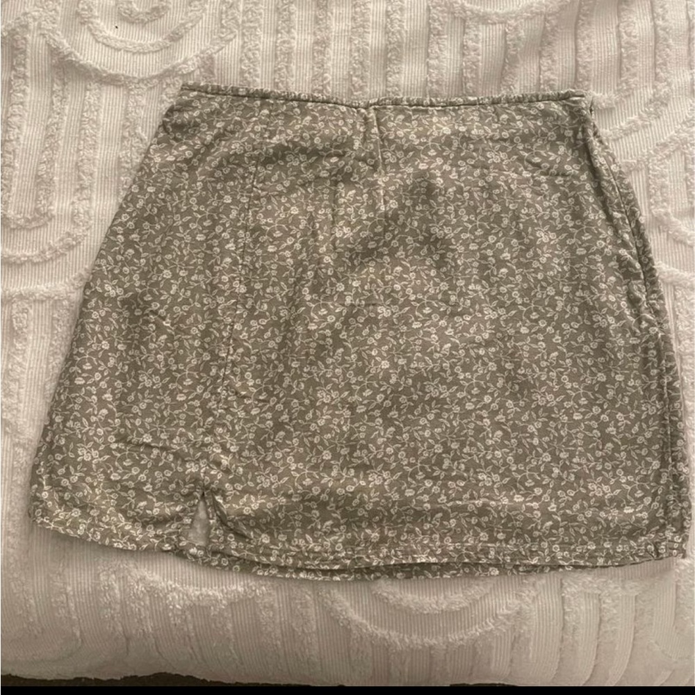 American Eagle Floral Muted Green Skirt